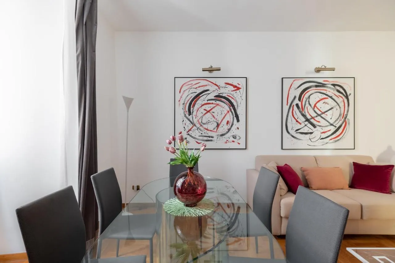 Appartamento Iflat Red Roman Apartament Italia