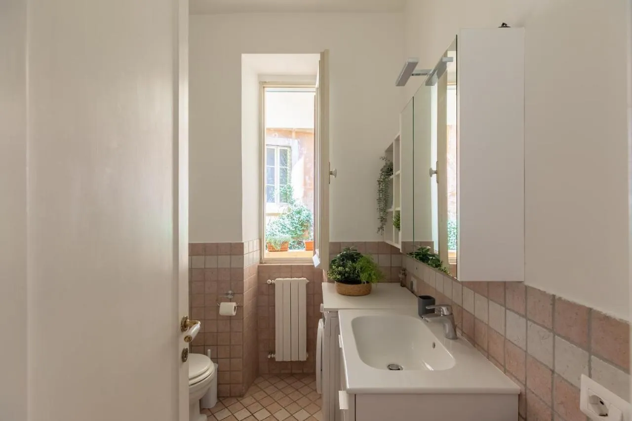 Iflat Red Roman Apartament Appartamento