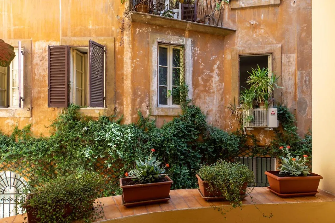 Iflat Red Roman Apartament